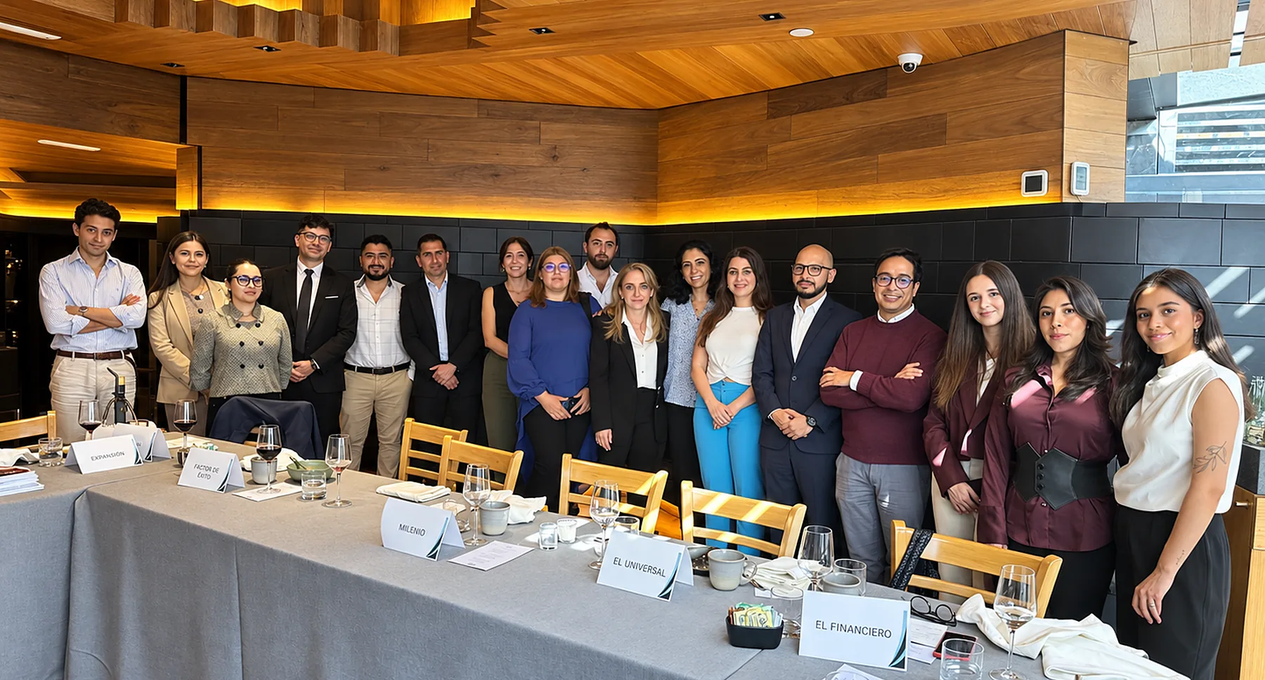 Joumana Saad with a media roundtable in Mexico City